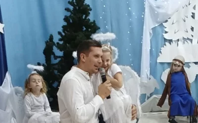 Skrzaty w świątecznym przedstawieniu