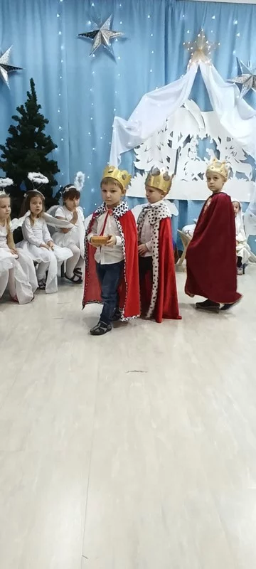 Skrzaty w świątecznym przedstawieniu