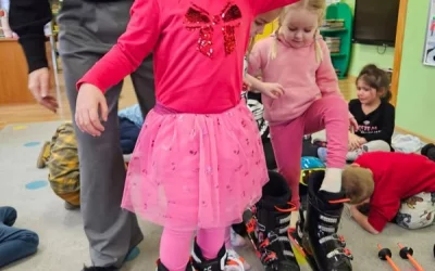 Skrzaty poznają sporty zimowe