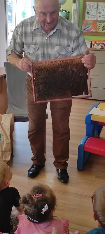 Spotkanie z pszczelarzem