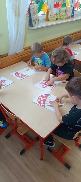 Dzień Kropki u Smerfów