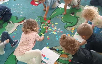 Dzień Kropki u Smerfów