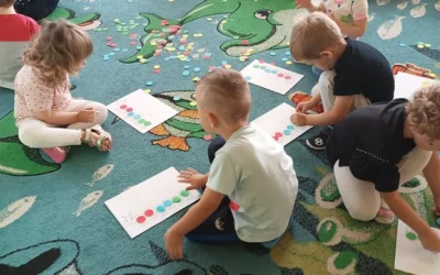 Dzień Kropki u Smerfów