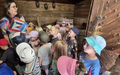 Motylki zwiedzają Zagrodę Sitarską