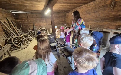 Motylki zwiedzają Zagrodę Sitarską