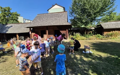 Motylki zwiedzają Zagrodę Sitarską
