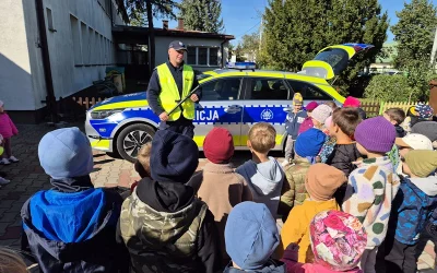 Spotkanie z Policją w przedszkolu "Bezpieczne zachowanie na drodze"