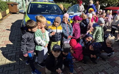 Spotkanie z Policją w przedszkolu "Bezpieczne zachowanie na drodze"