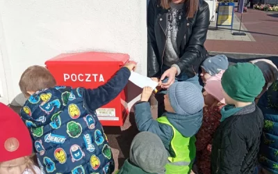 "Smerfy" - wizyta na poczcie