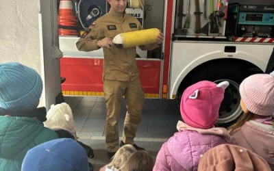 Zwiedzanie Straży Pożarnej przez grupę „Liski”