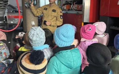 Zwiedzanie Straży Pożarnej przez grupę „Liski”