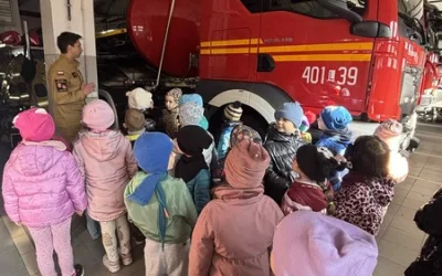 Zwiedzanie Straży Pożarnej przez grupę „Liski”