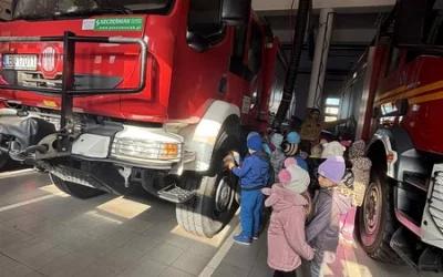 Zwiedzanie Straży Pożarnej przez grupę „Liski”