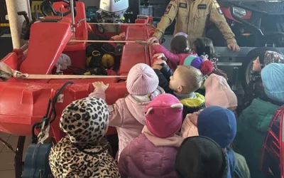 Zwiedzanie Straży Pożarnej przez grupę „Liski”