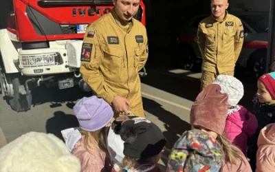 Zwiedzanie Straży Pożarnej przez grupę „Liski”