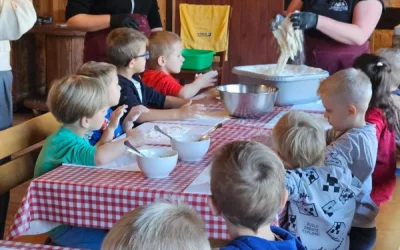 "Motylki" i "Skrzaty" na wycieczce w Doboszówce