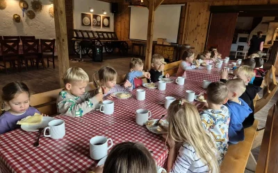 "Motylki" i "Skrzaty" na wycieczce w Doboszówce