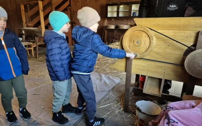 "Motylki" i "Skrzaty" na wycieczce w Doboszówce