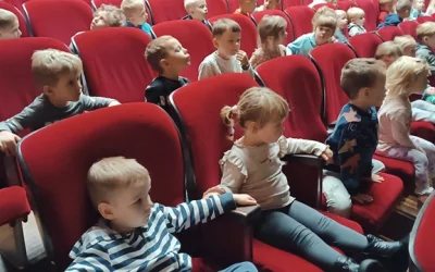 SKRZATY i SMERFY na spektaklu pt. "Roszpunka"