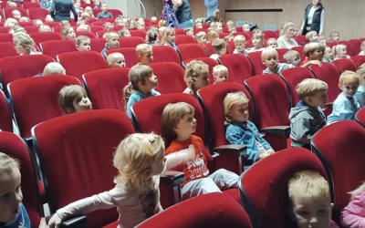 SKRZATY i SMERFY na spektaklu pt. "Roszpunka"