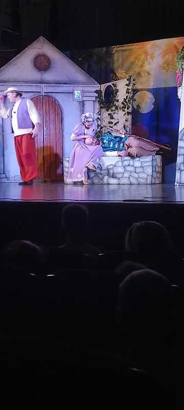 SKRZATY i SMERFY na spektaklu pt. "Roszpunka"