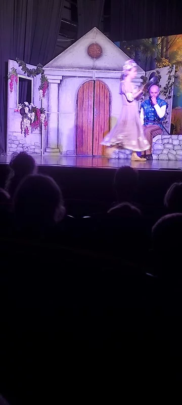 SKRZATY i SMERFY na spektaklu pt. "Roszpunka"