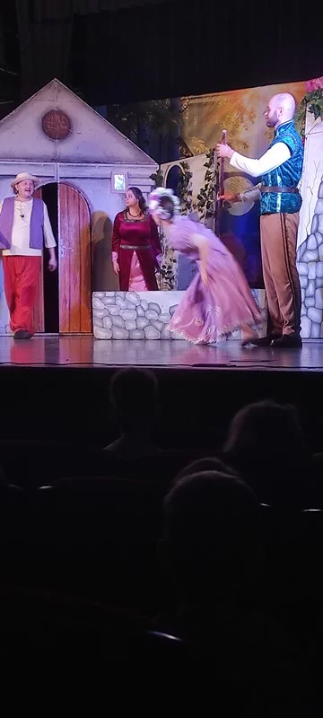 SKRZATY i SMERFY na spektaklu pt. "Roszpunka"