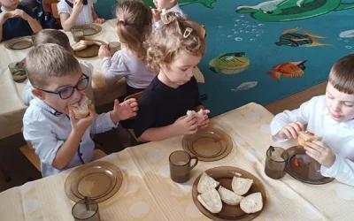 Dzień Zdrowego Śniadania u SMERFÓW