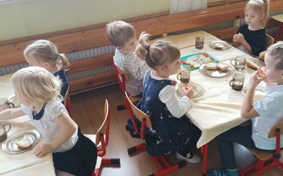 Dzień Zdrowego Śniadania u SMERFÓW