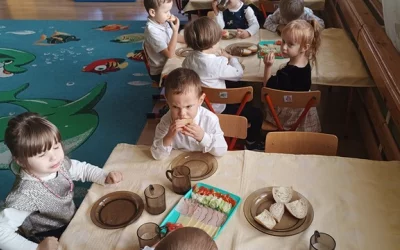 Dzień Zdrowego Śniadania u SMERFÓW