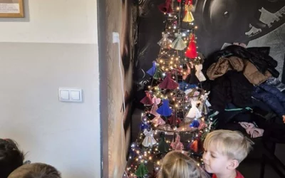 Motylki i Delfinki wizytą w ZSZiO