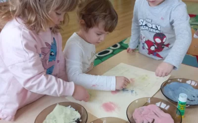 Zabawy badawcze w grupie "Smerfy"