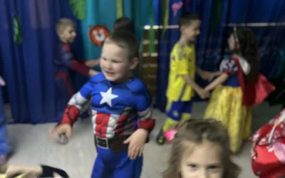 Bal karnawałowy (Al. 400-lecia)